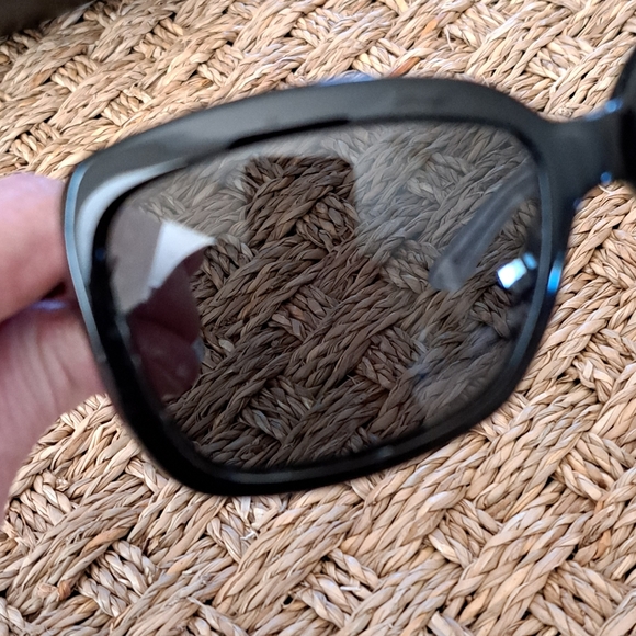 Burberry Sunglasses with Versace Case B-4074 3169/87 Black-Gray 58-15-130 - Picture 9 of 14